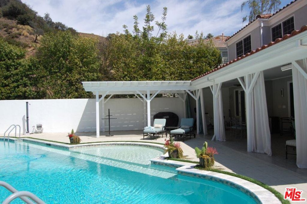 main property photo 10