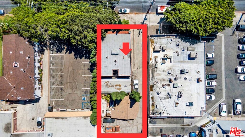 main property photo 10