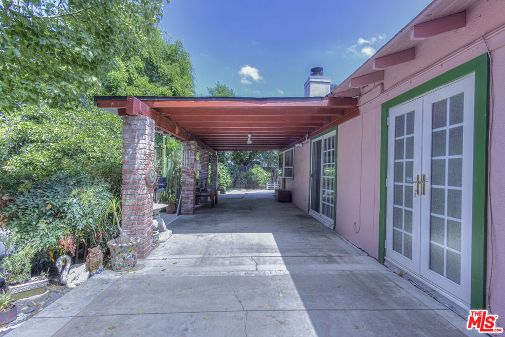 main property photo 18
