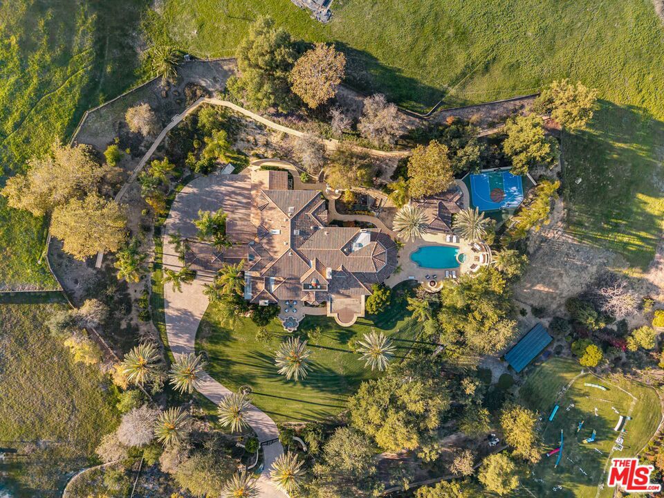 main property photo 44