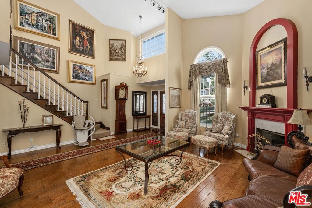 main property photo 9
