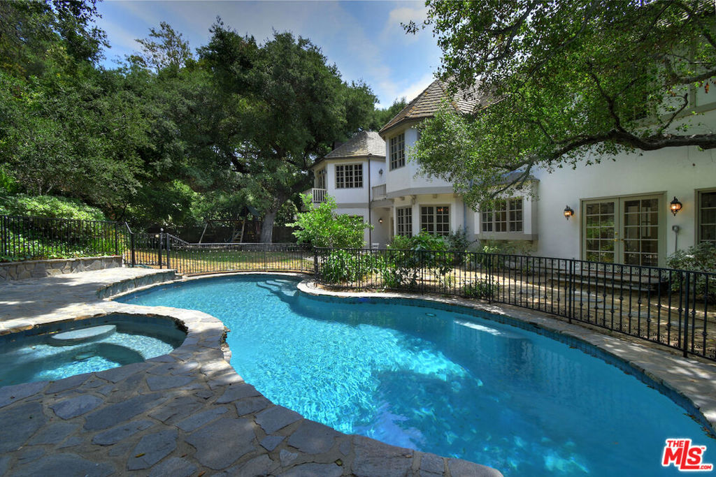 main property photo 46