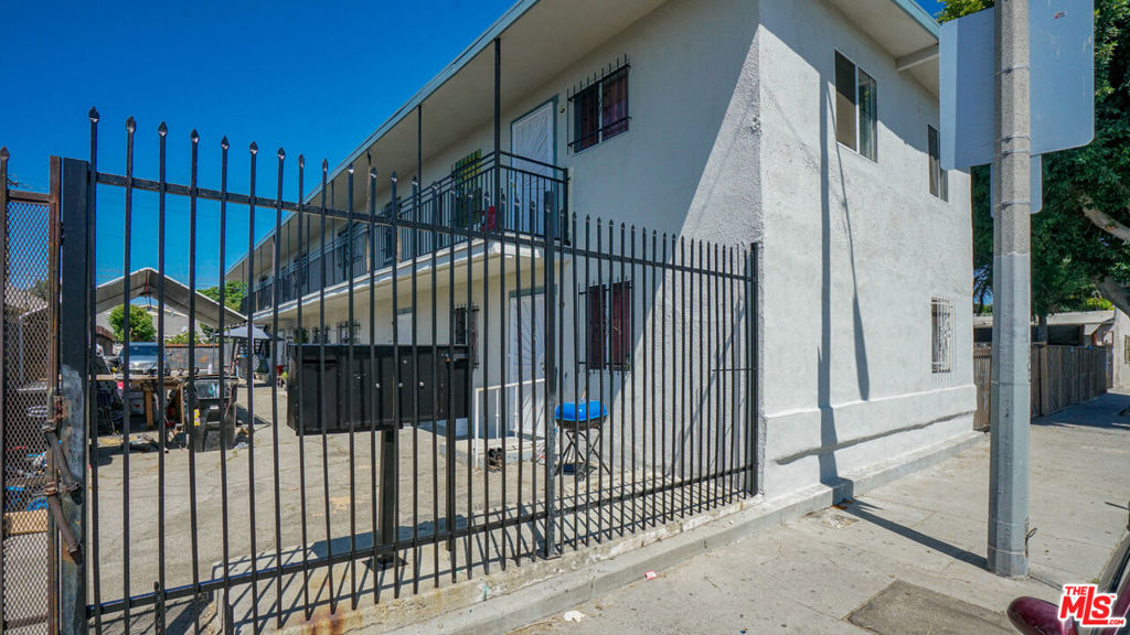 main property photo 11