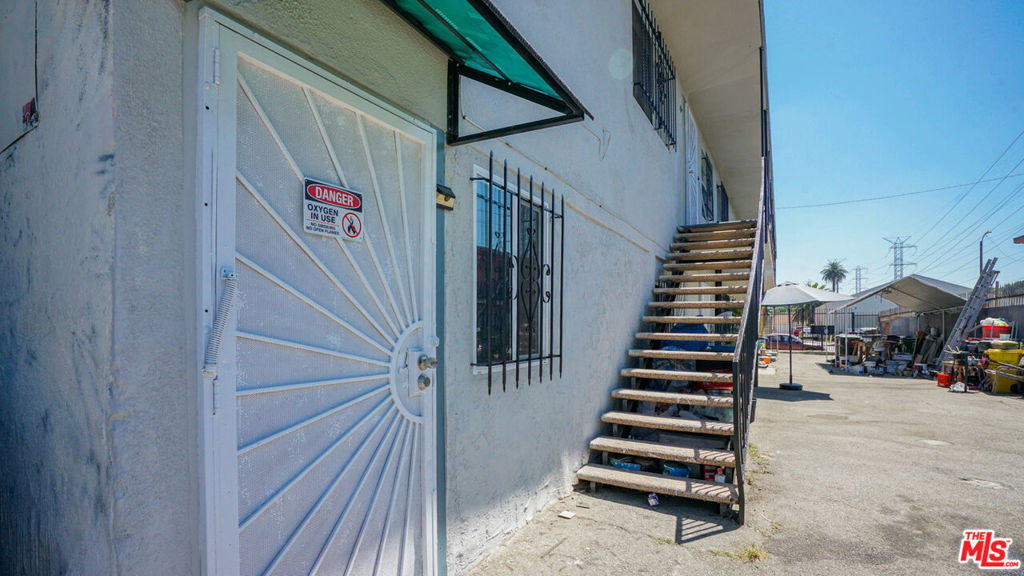 main property photo 9
