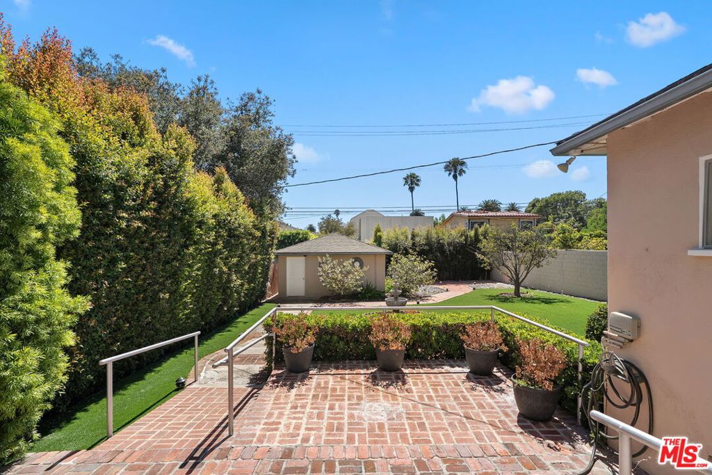 main property photo 16