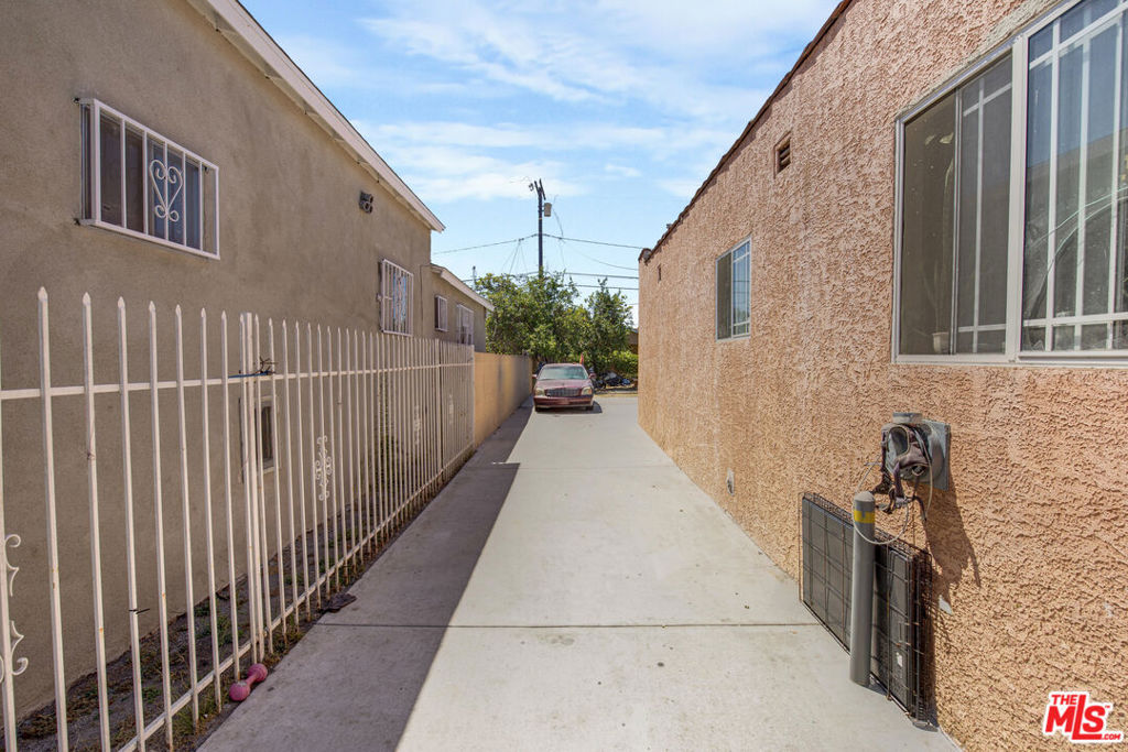main property photo 11