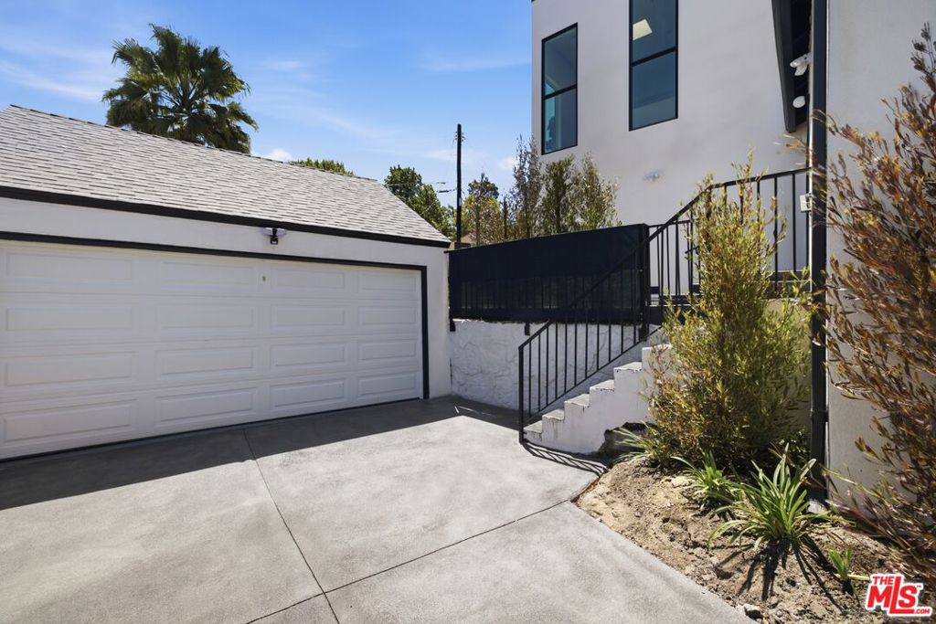 main property photo 71