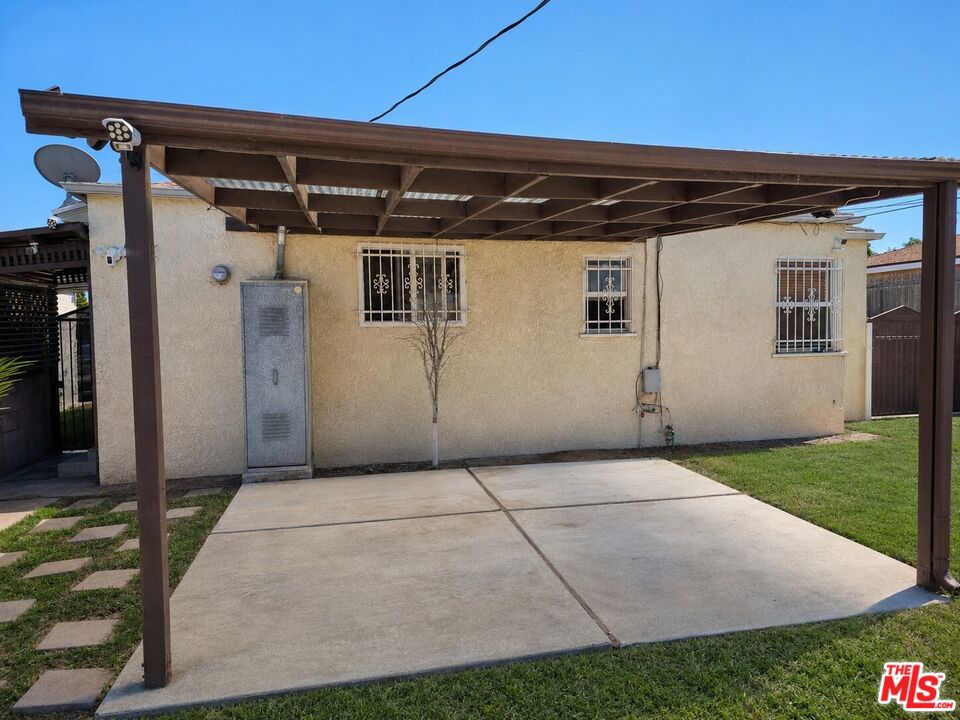 main property photo 10