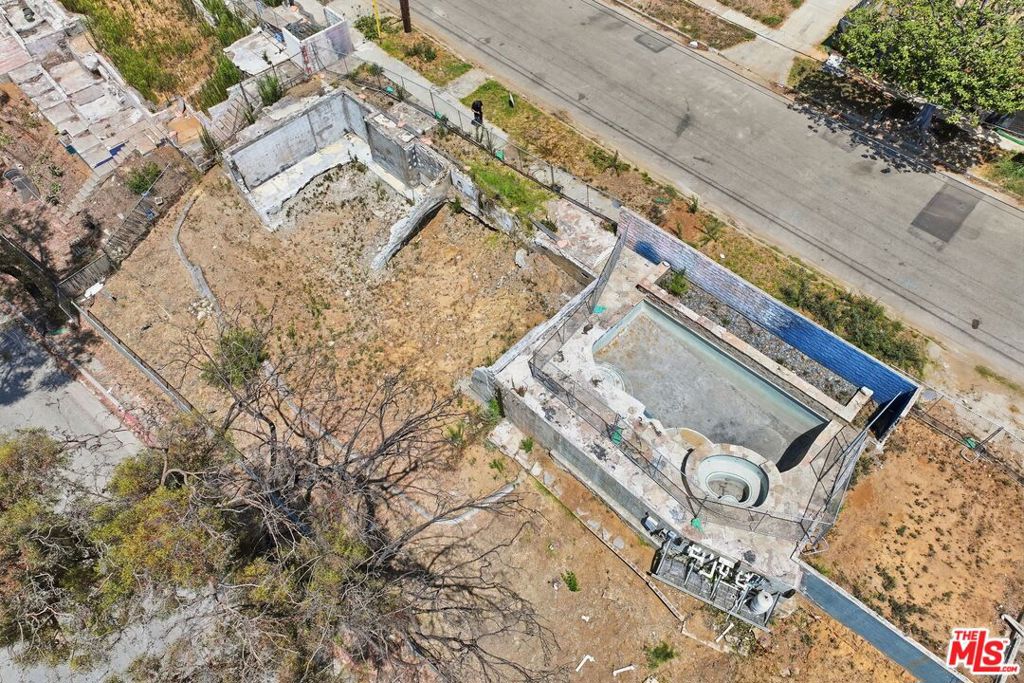 main property photo 12