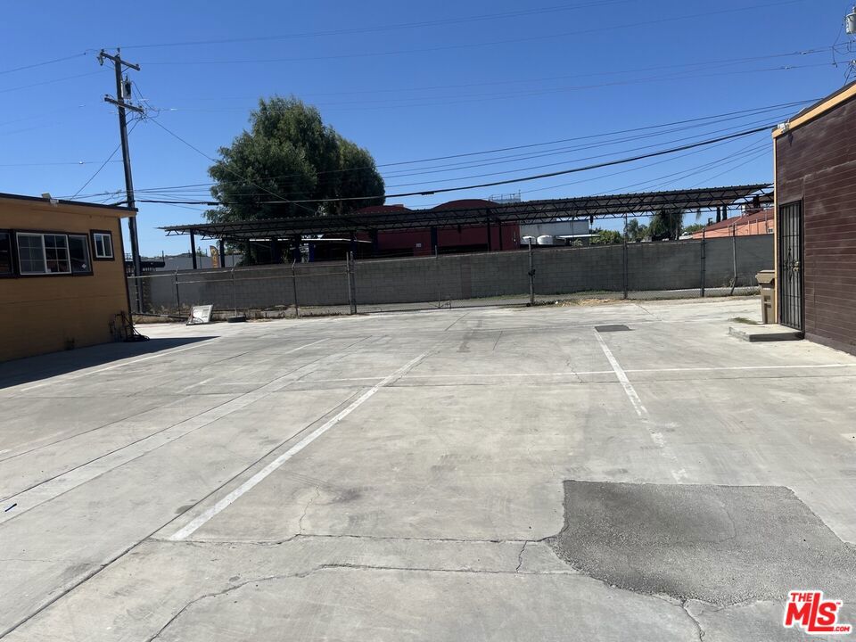 main property photo 32