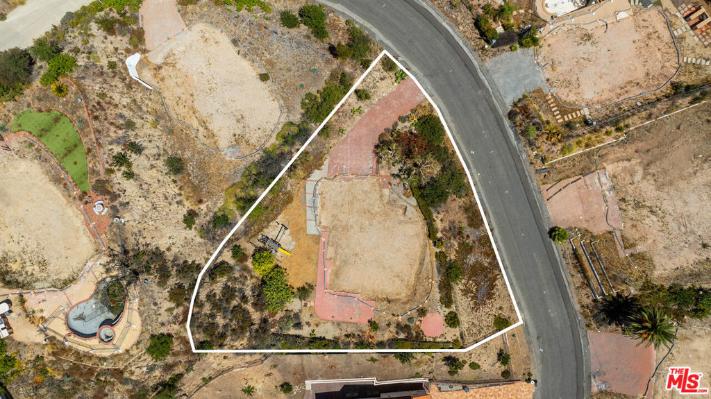 main property photo 9