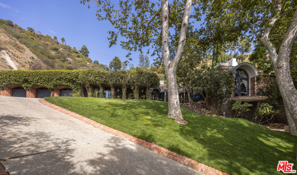 main property photo 2