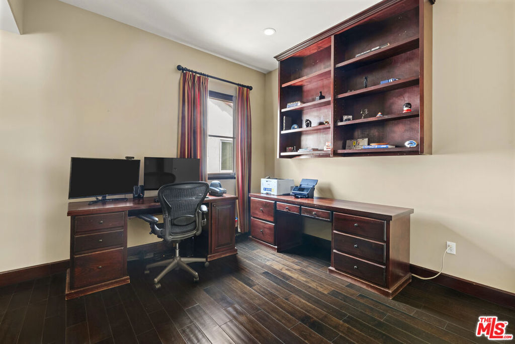 main property photo 29