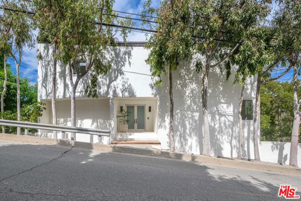 main property photo 45