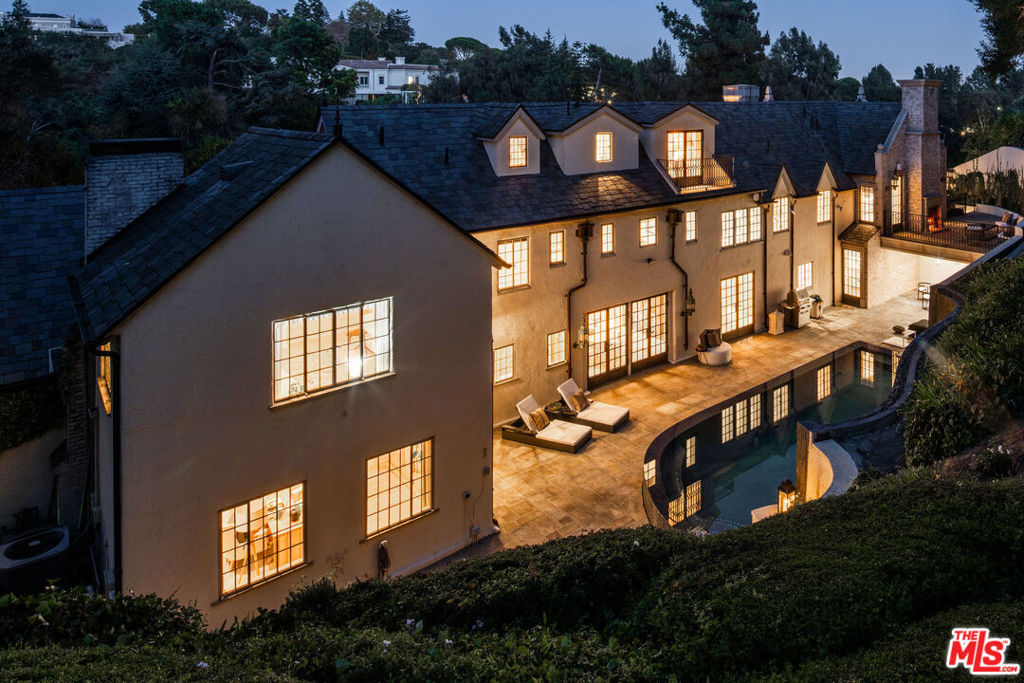 main property photo 5