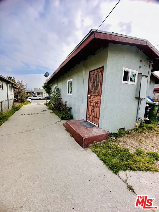 main property photo 10