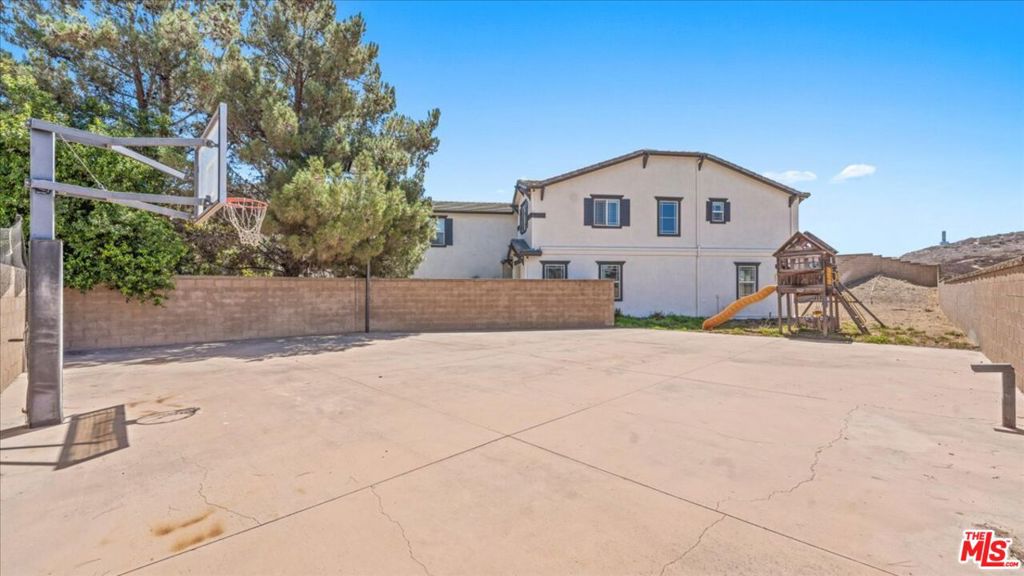 main property photo 41