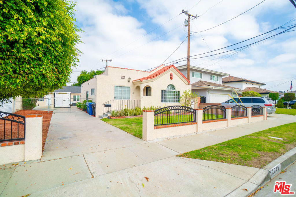 main property photo 23