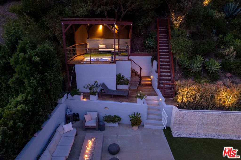 main property photo 45