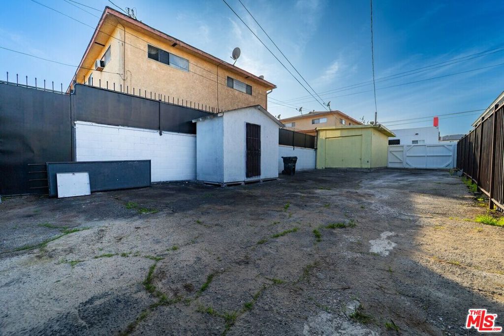 main property photo 23