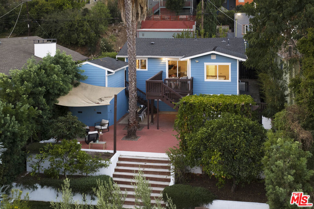 main property photo 29