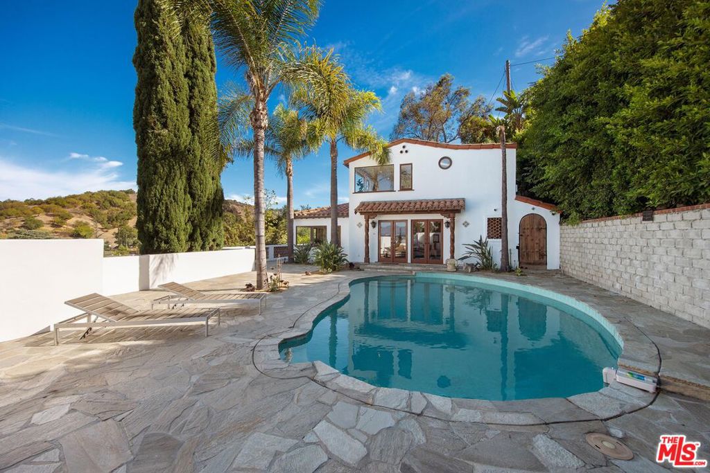 main property photo 26