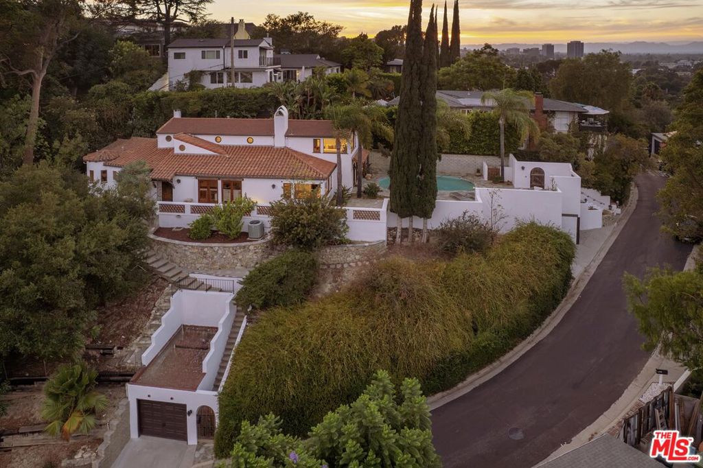 main property photo 36