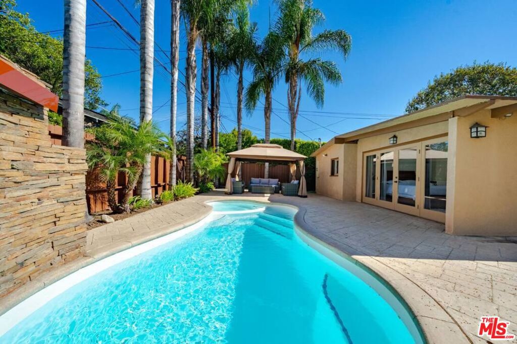 main property photo 46