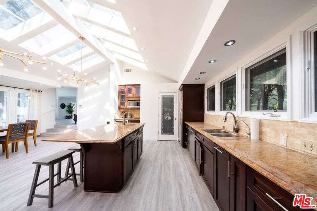 main property photo 60