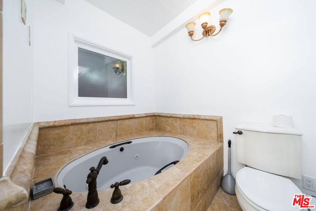 main property photo 70