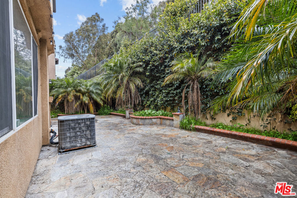 main property photo 27