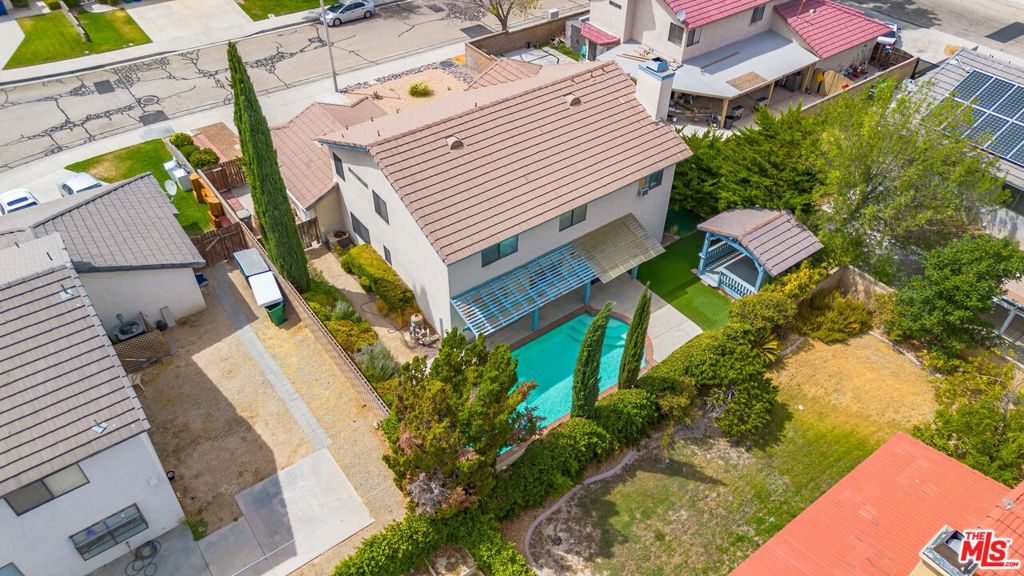 main property photo 41