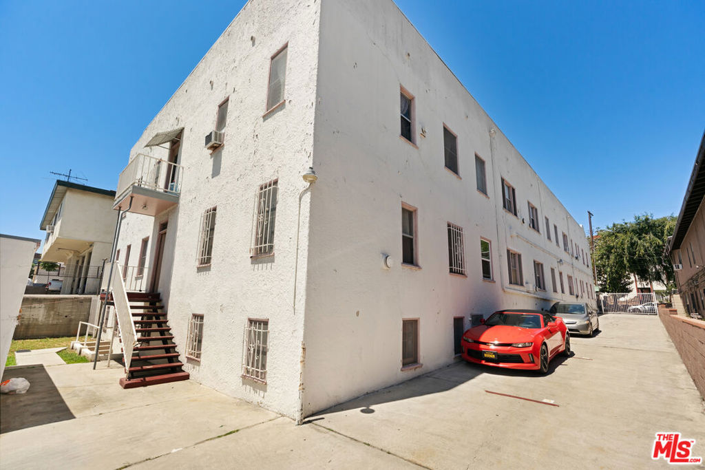 main property photo 16