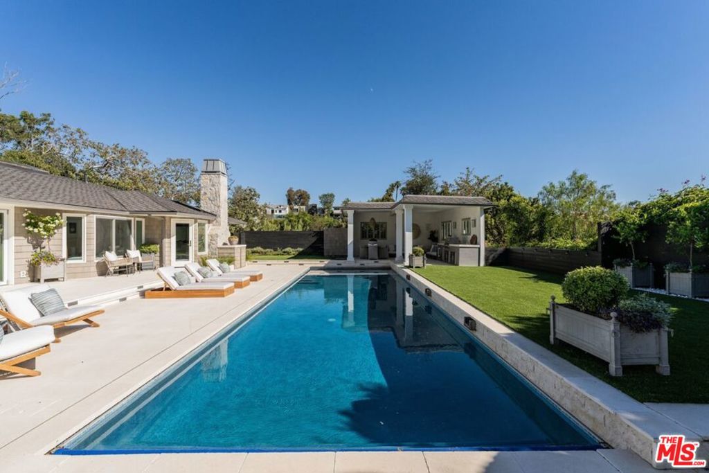 main property photo 50