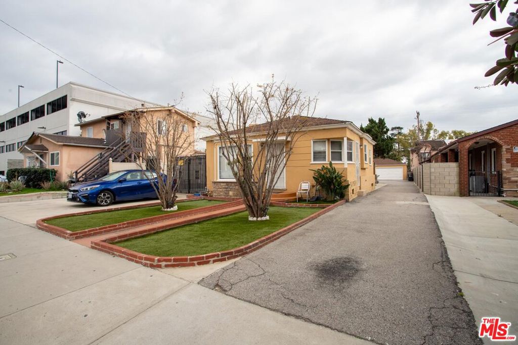 main property photo 18