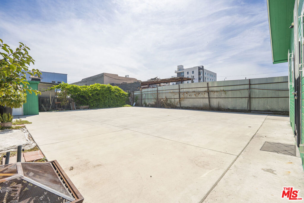 main property photo 36