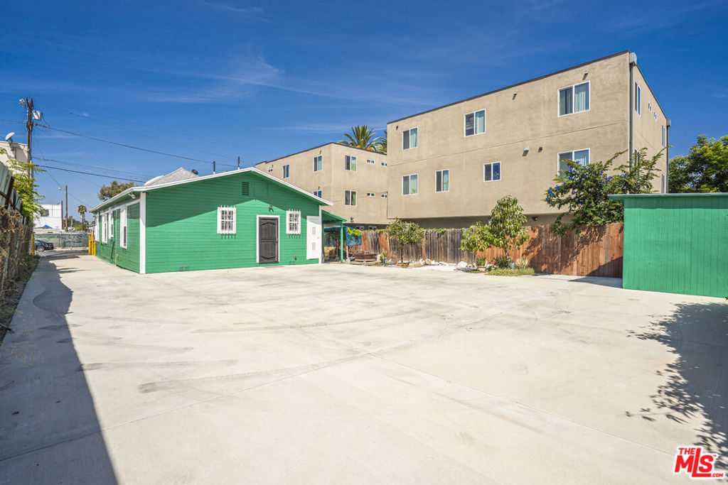 main property photo 39