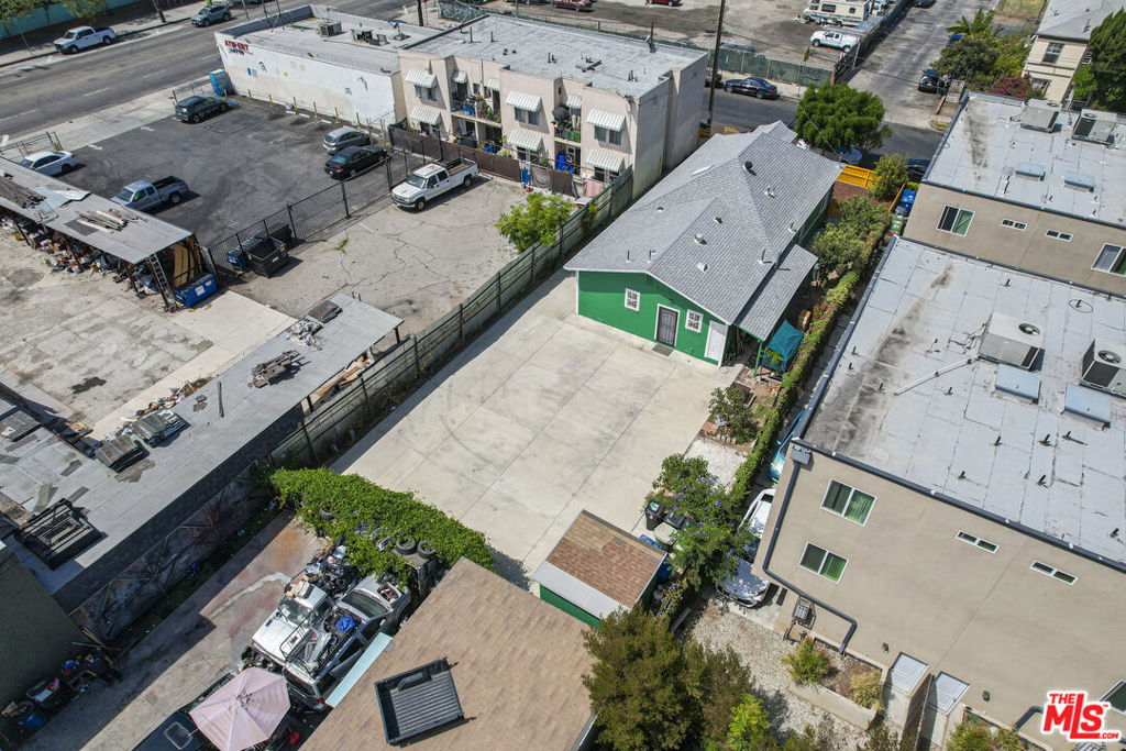 main property photo 50