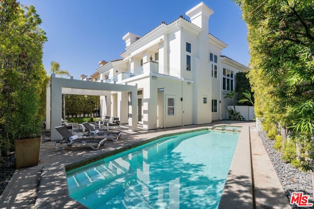 main property photo 34