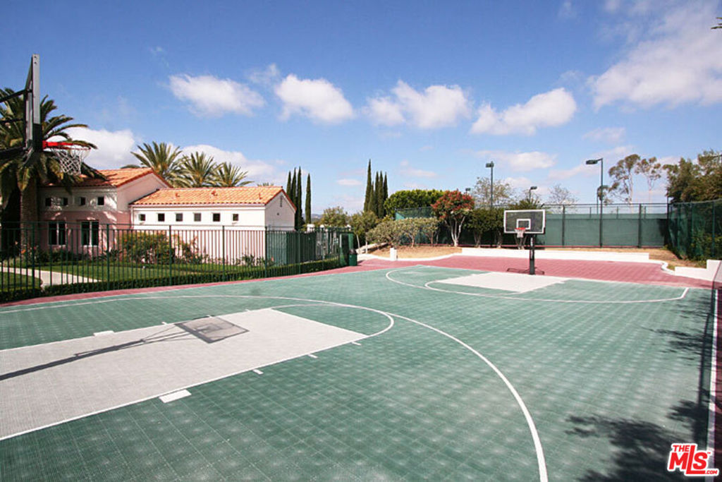 main property photo 45