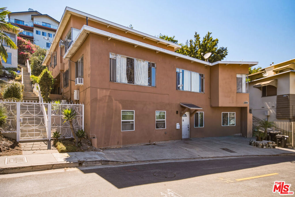 main property photo 2