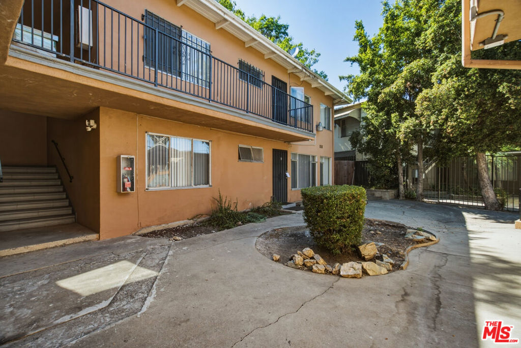 main property photo 4