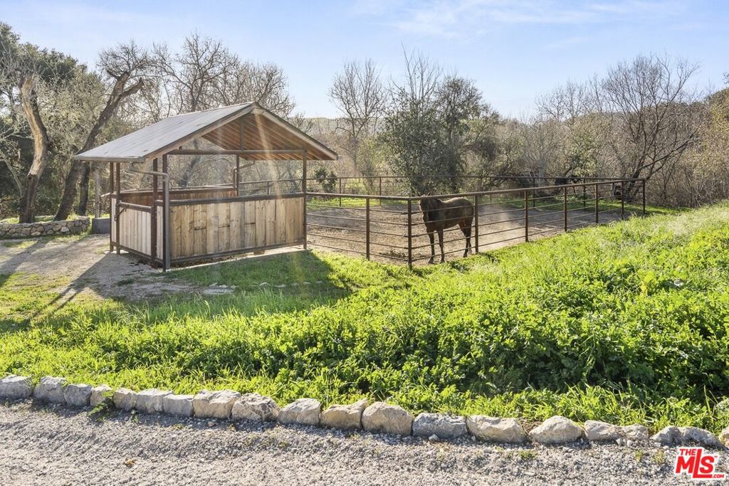 main property photo 23