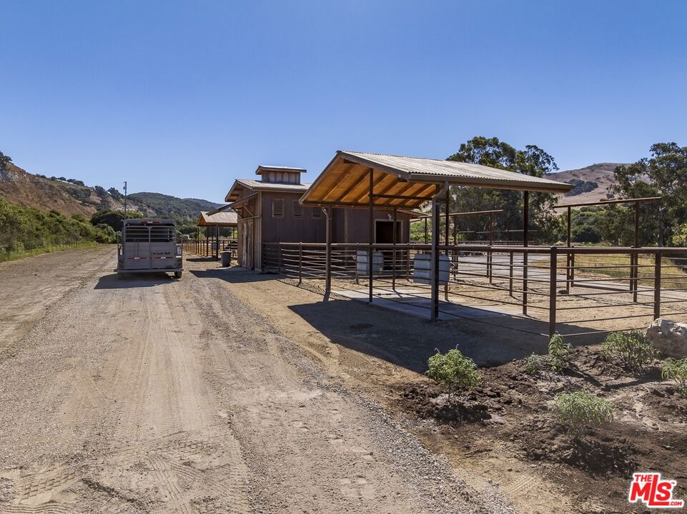 main property photo 39