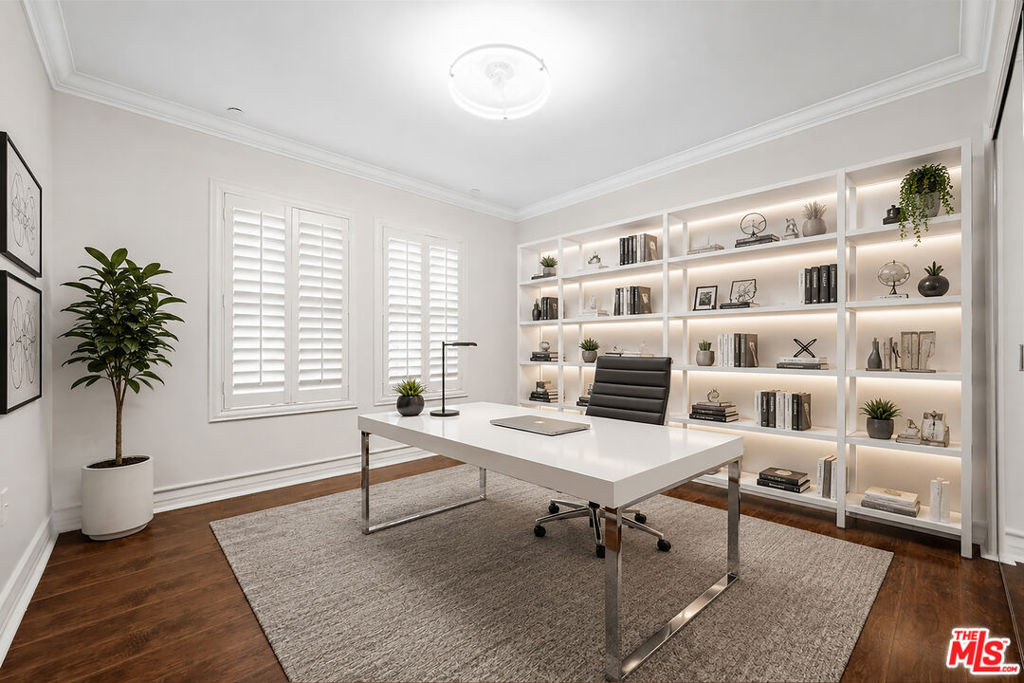 main property photo 25