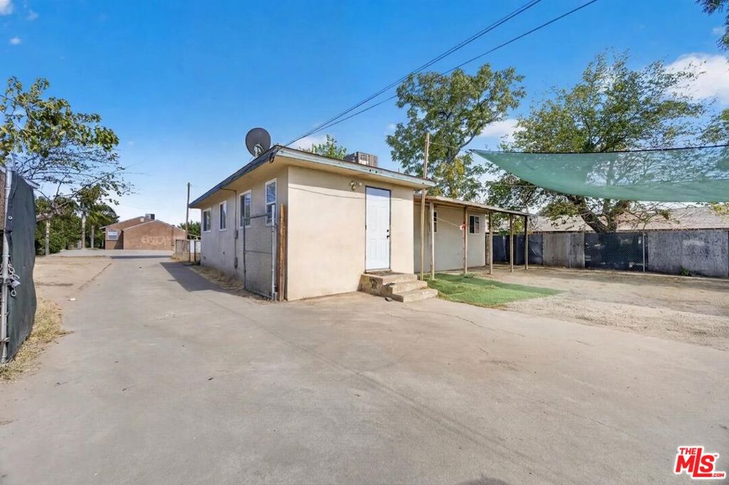 main property photo 29