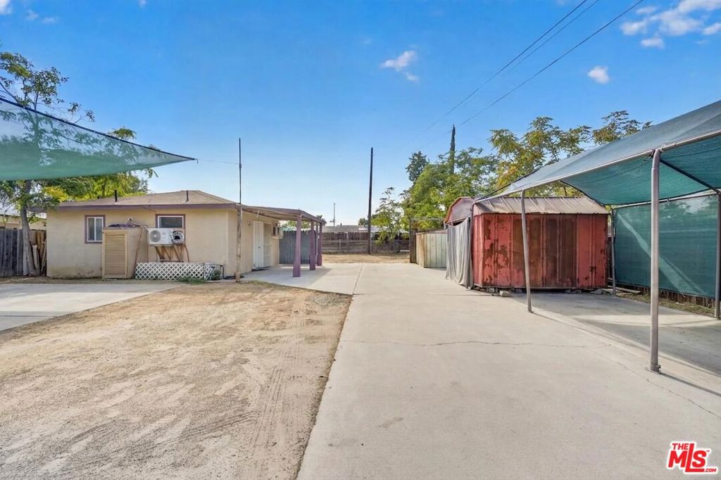 main property photo 30