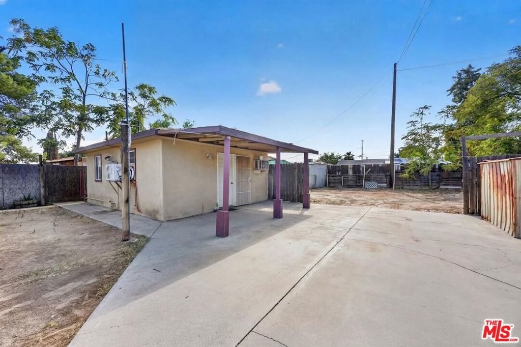 main property photo 31