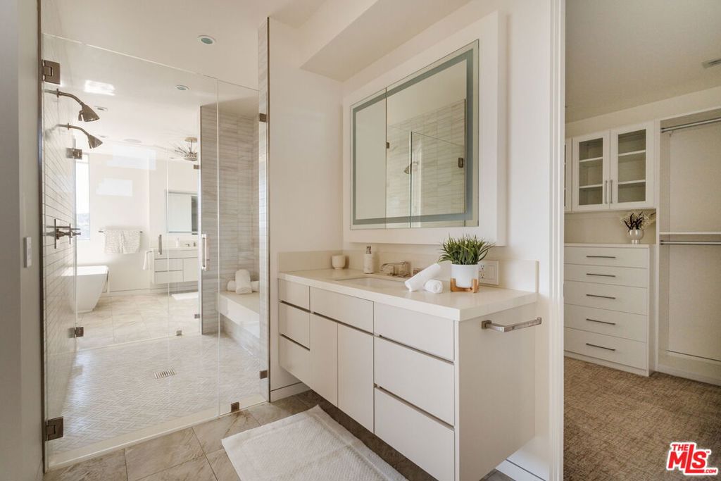 main property photo 66