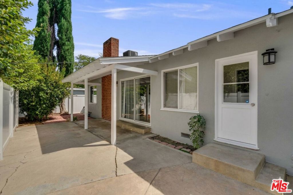 main property photo 23